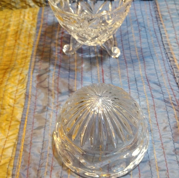 Vintage Glass 2 Piece Footed Egg - Picture 3 of 4
